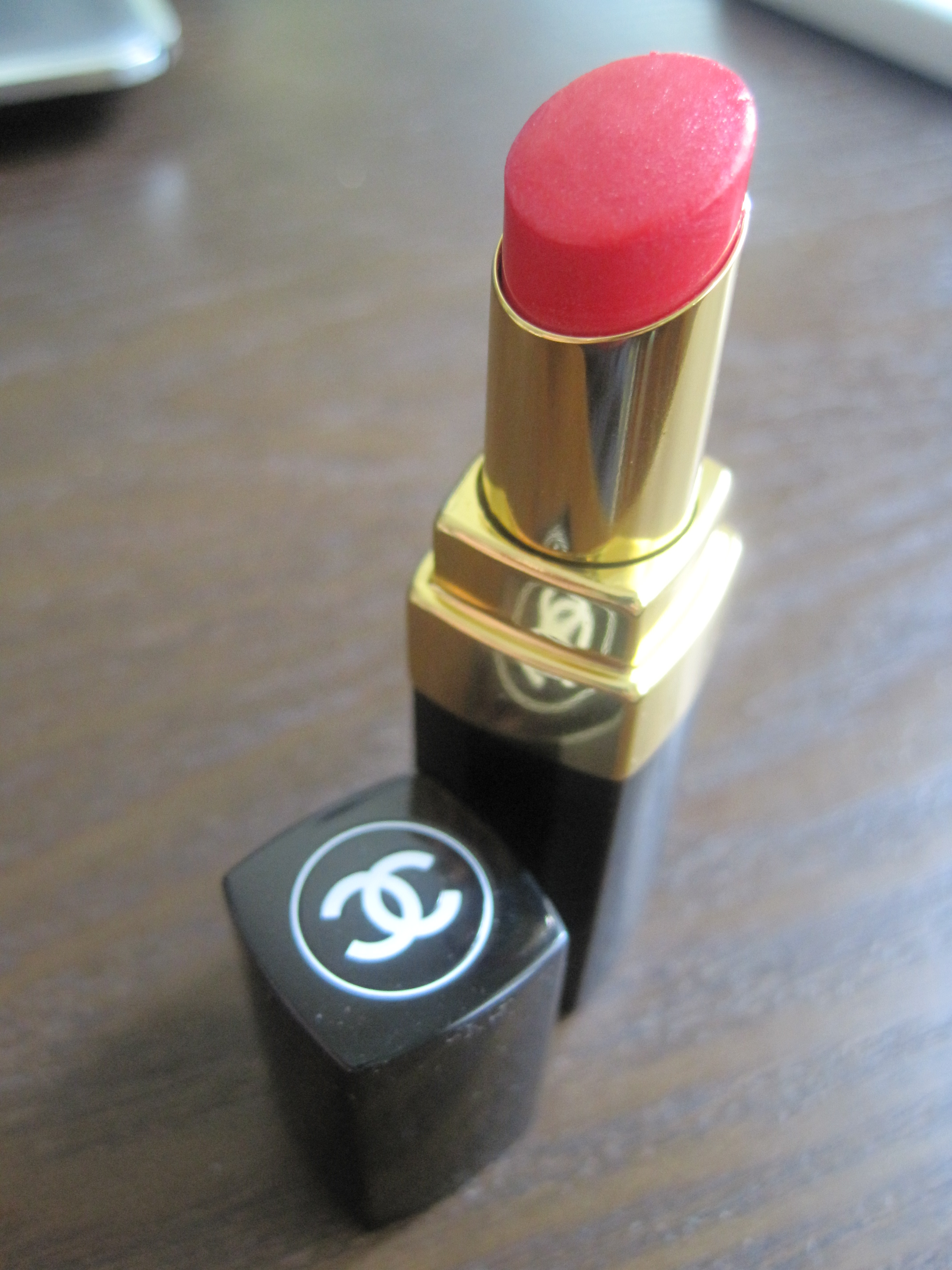 Review: Chanel Rouge Coco Shine Lipstick in 62 Monte Carlo